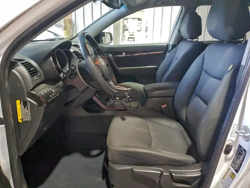 2011 KIA SORENTO BASE  