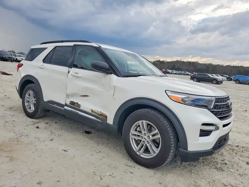 2022 FORD EXPLORER XLT  