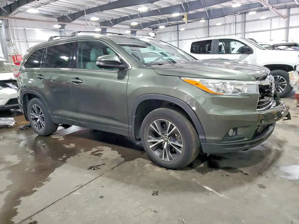 2016 TOYOTA HIGHLANDER XLE  