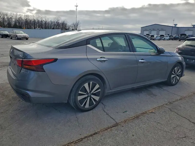 2022 NISSAN ALTIMA SV  