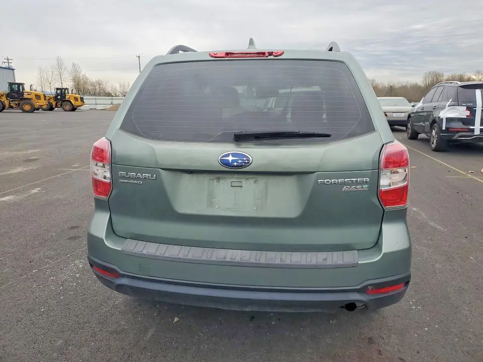 2016 SUBARU FORESTER   
