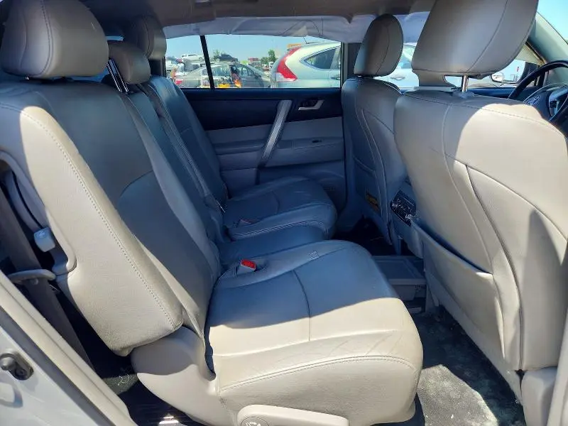 2012 TOYOTA HIGHLANDER   