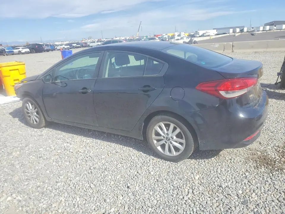 2017 KIA FORTE LX  