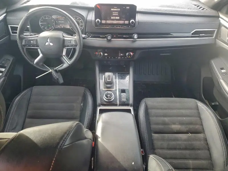 2022 MITSUBISHI OUTLANDER SE  