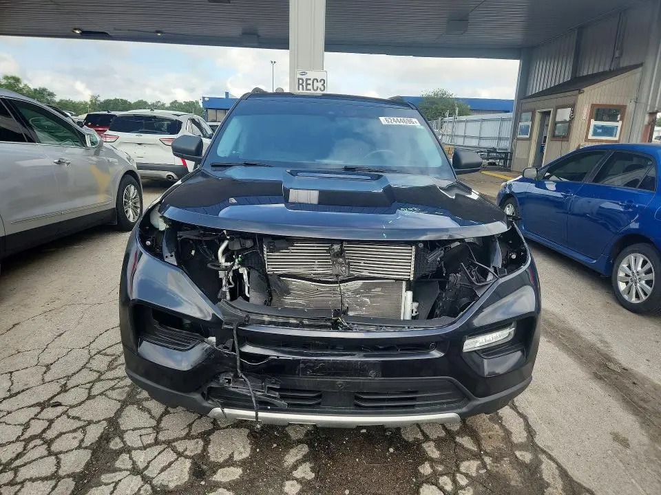 2022 FORD EXPLORER XLT  