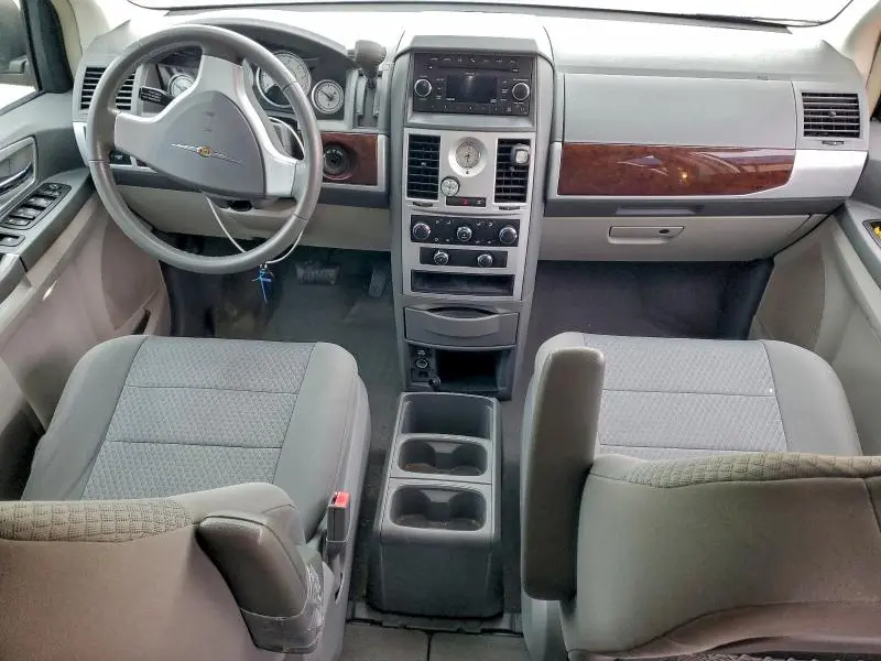 2010 CHRYSLER TOWN & COUNTRY TOURING  