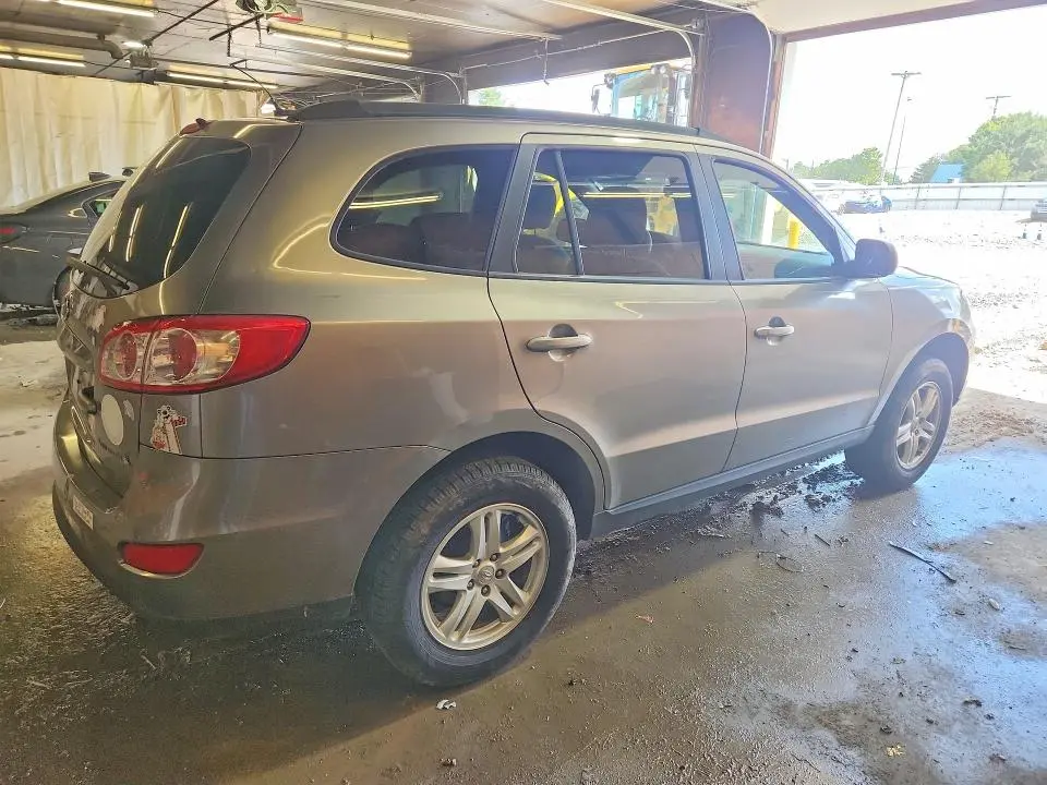 2011 HYUNDAI SANTA FE GLS  