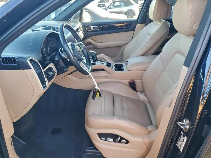 2019 PORSCHE CAYENNE   