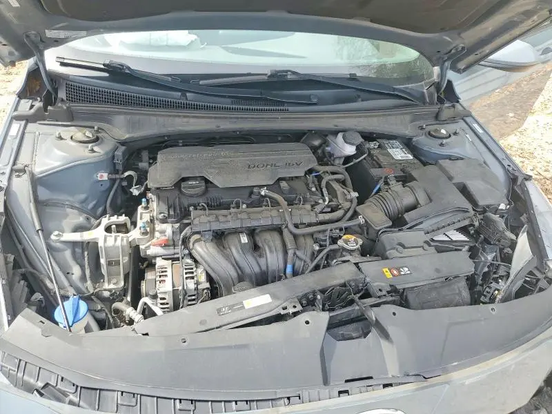 2022 HYUNDAI ELANTRA SE  