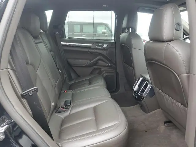 2016 PORSCHE CAYENNE S  