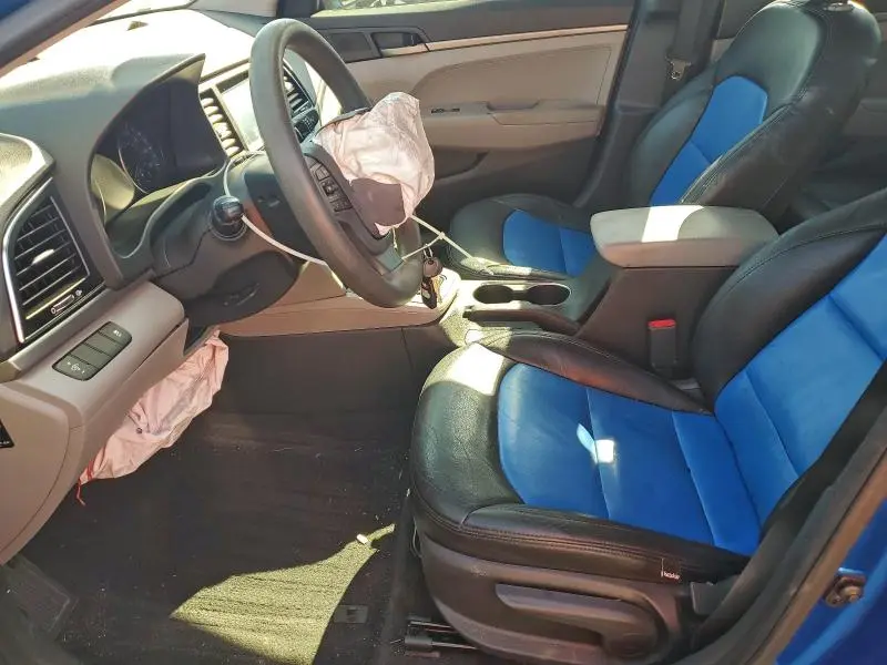 2018 HYUNDAI ELANTRA SE  