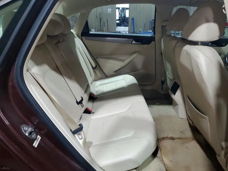 2014 VOLKSWAGEN PASSAT SE  