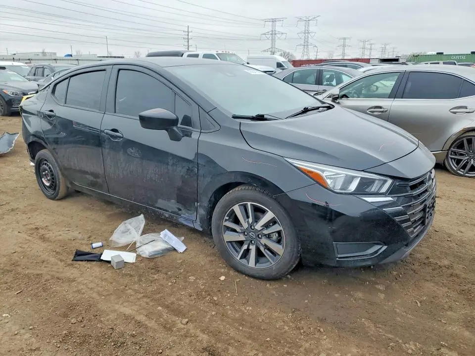 2023 NISSAN VERSA SV  