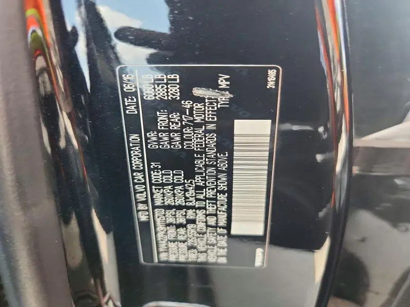 2017 VOLVO XC90 T6  