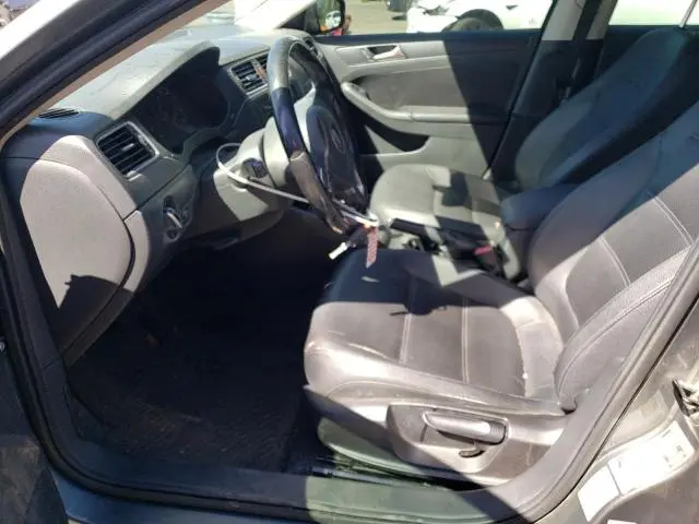 2011 VOLKSWAGEN JETTA SE  