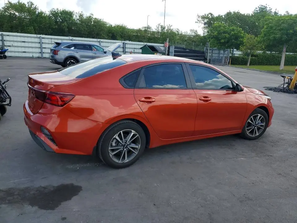 2024 KIA FORTE LXS  