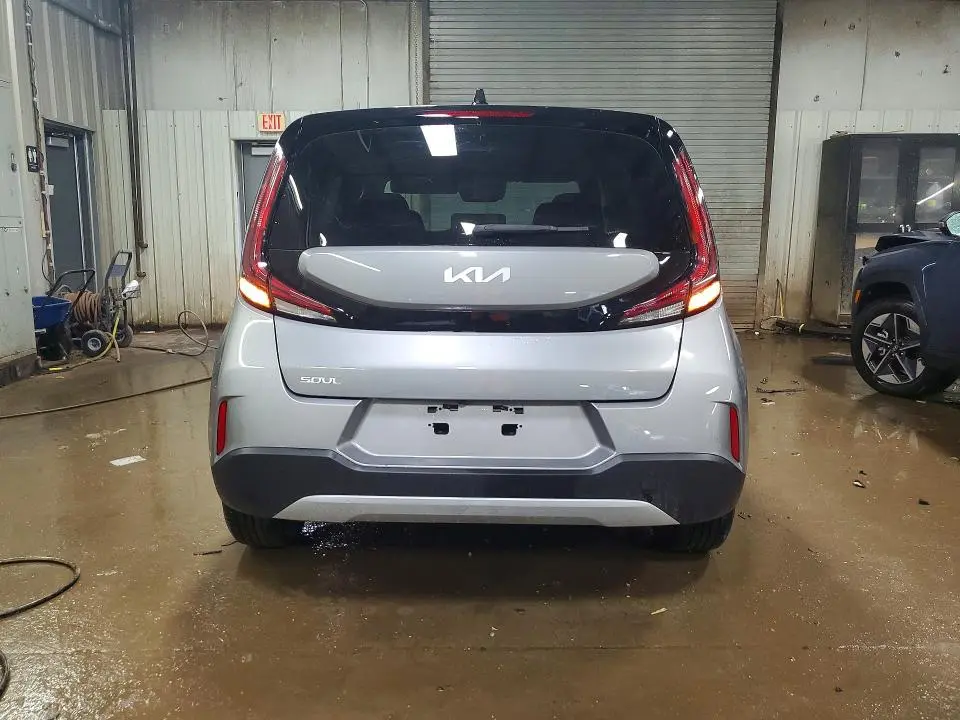2024 KIA SOUL LX  