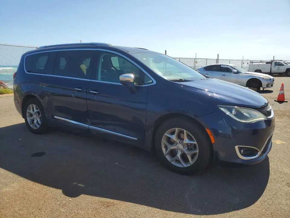 2018 CHRYSLER PACIFICA LIMITED  