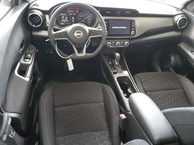 2024 NISSAN KICKS SV  