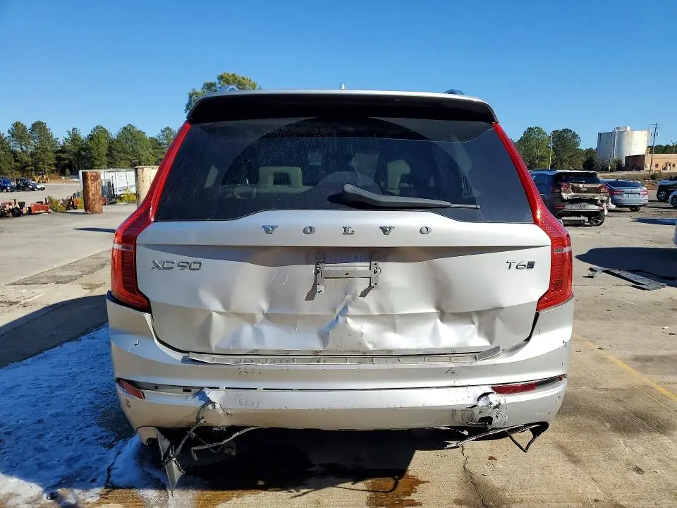 2017 VOLVO XC90 T6  