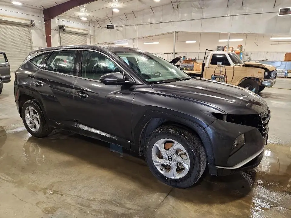 2022 HYUNDAI TUCSON SE  