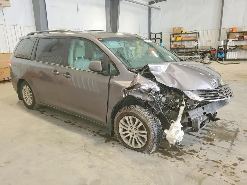 2011 TOYOTA SIENNA XLE 8-PASSENGER  