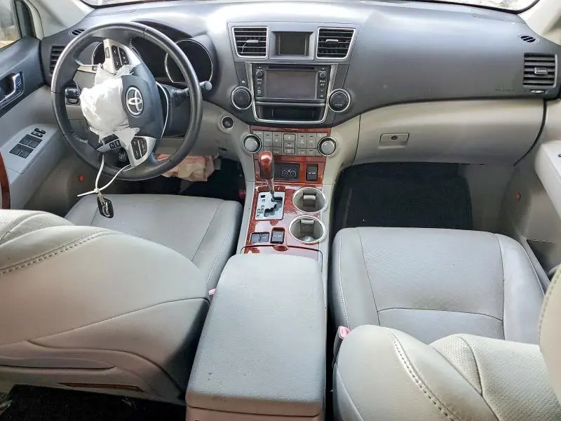 2013 TOYOTA HIGHLANDER LIMITED  