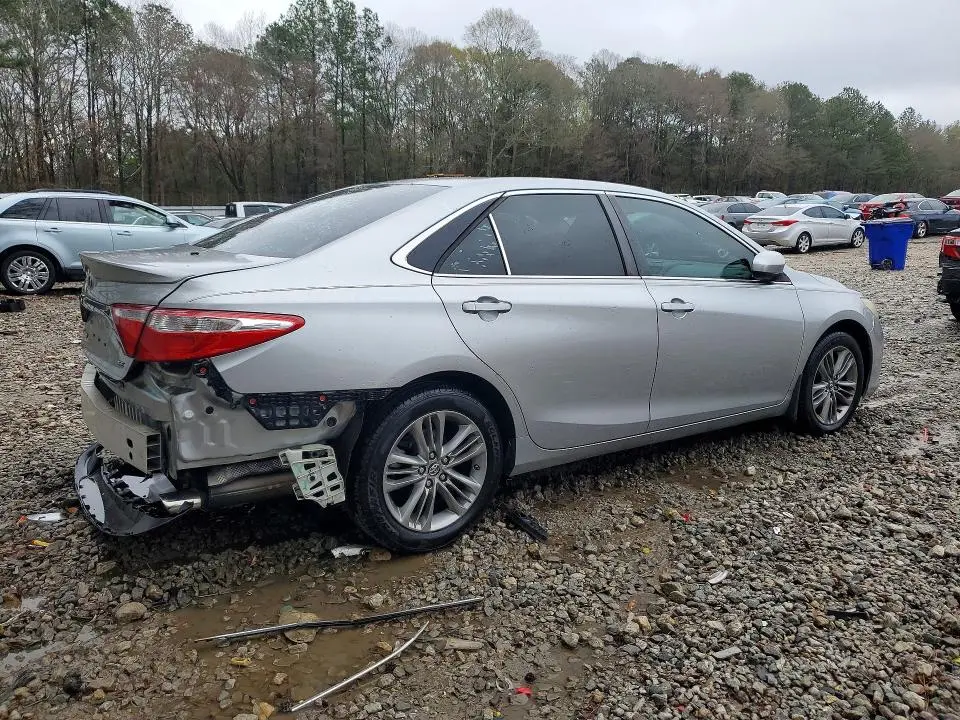 2016 TOYOTA CAMRY SE  