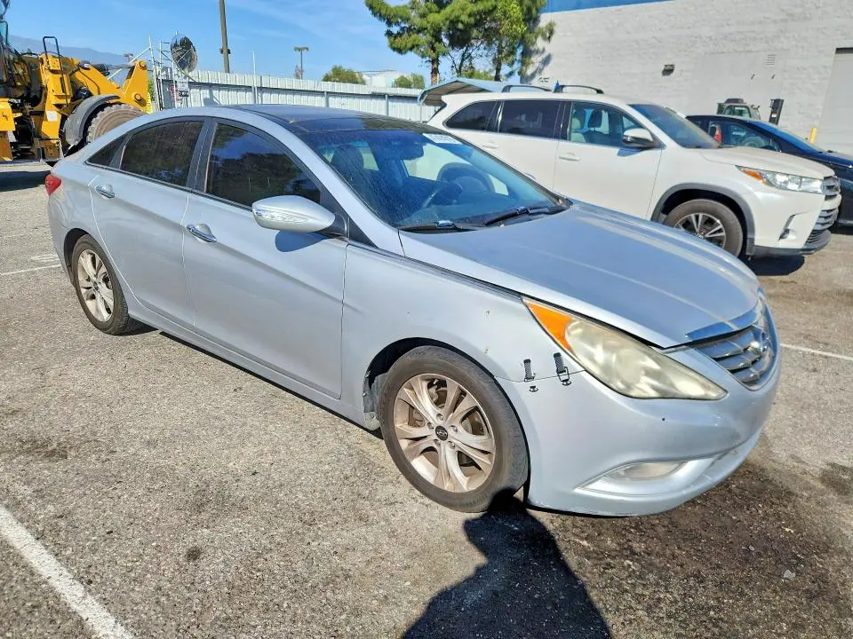2013 HYUNDAI SONATA SE  