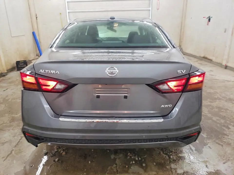 2022 NISSAN ALTIMA SV  