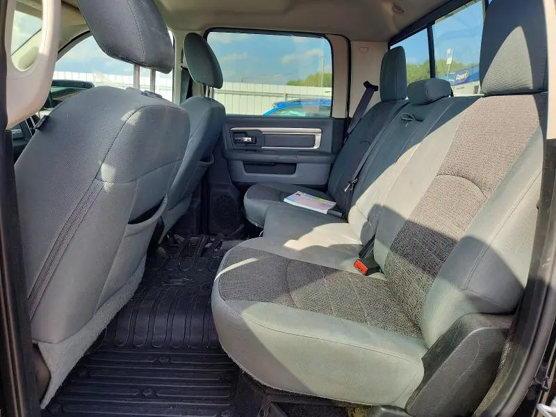 2017 RAM 1500 SLT  