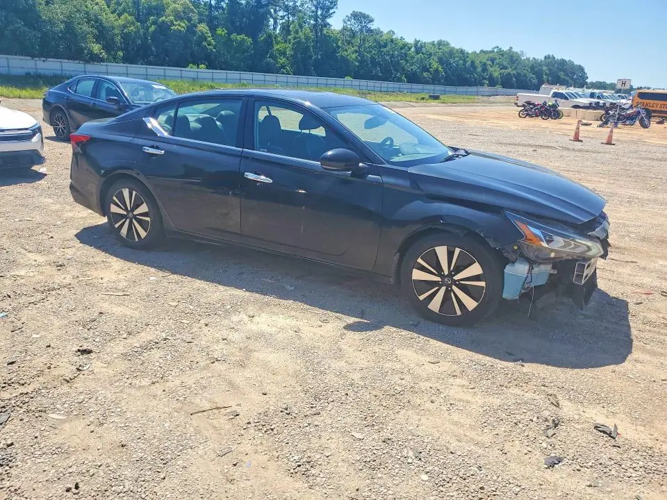 2019 NISSAN ALTIMA SL  
