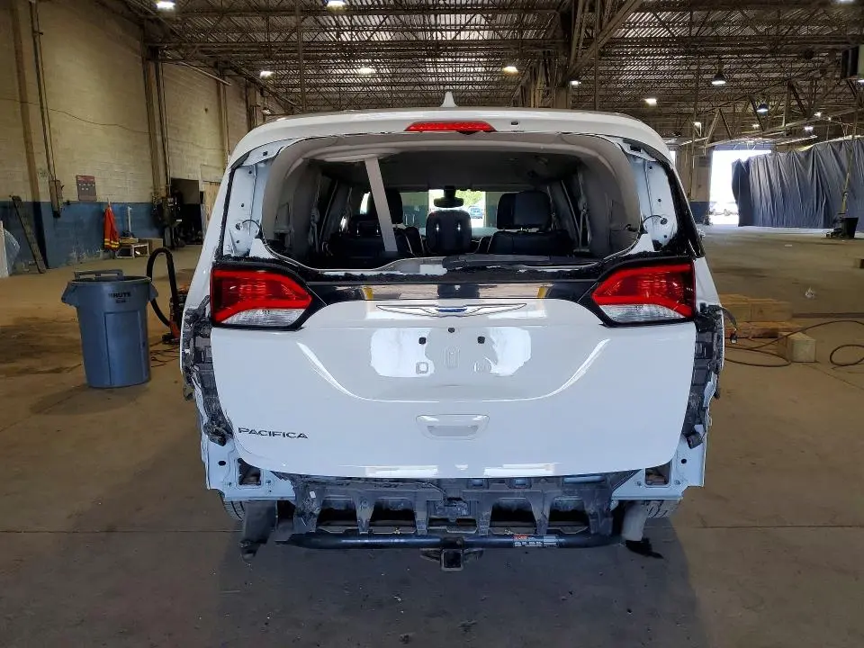 2017 CHRYSLER PACIFICA TOURING L PLUS  