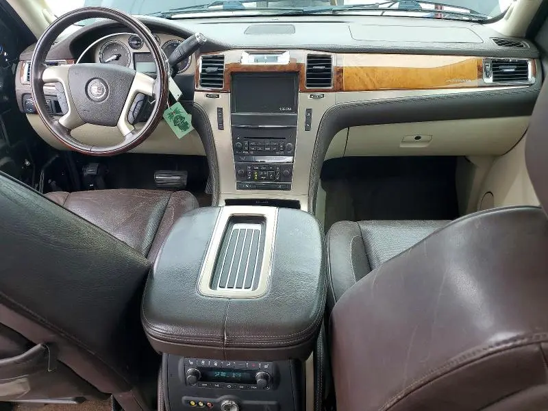 2011 CADILLAC ESCALADE PLATINUM  