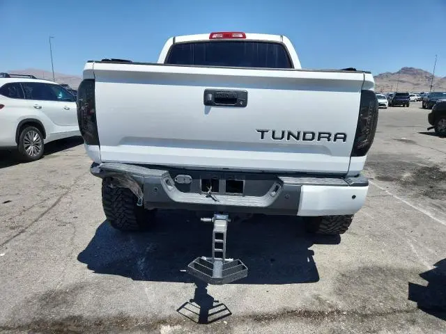 2018 TOYOTA TUNDRA CREWMAX SR5  
