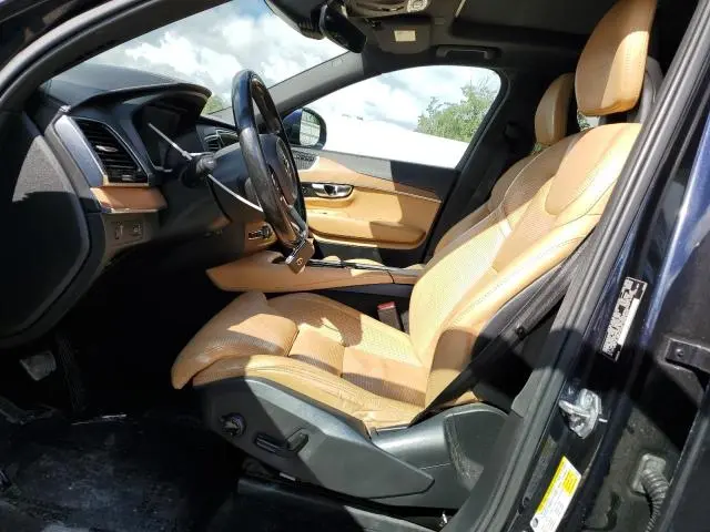2017 VOLVO XC90 T6  
