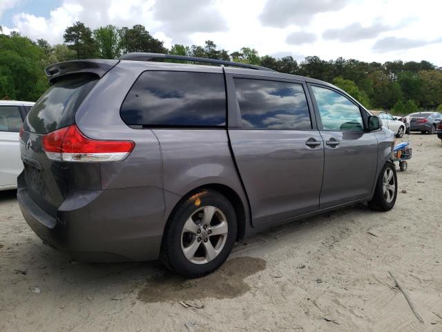 2011 TOYOTA SIENNA LE