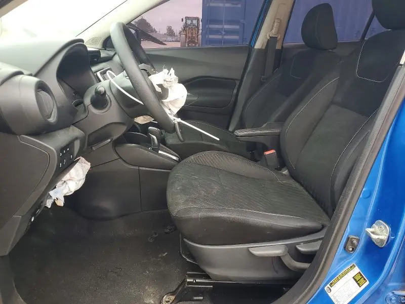 2021 NISSAN KICKS S  
