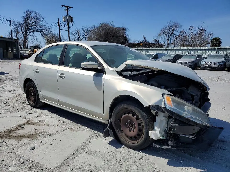 2011 VOLKSWAGEN JETTA SE  