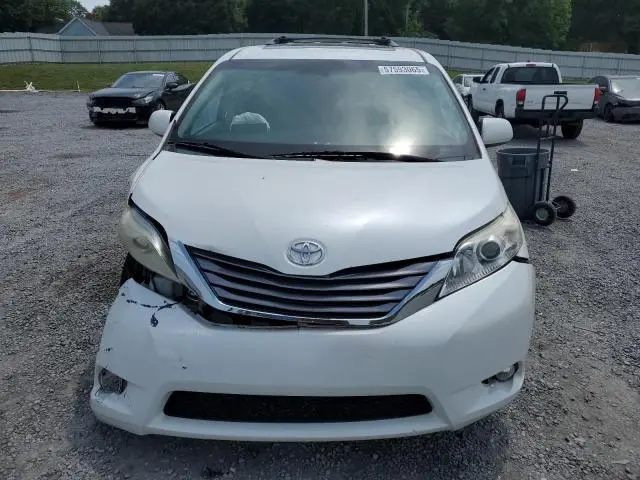 2015 TOYOTA SIENNA XLE  