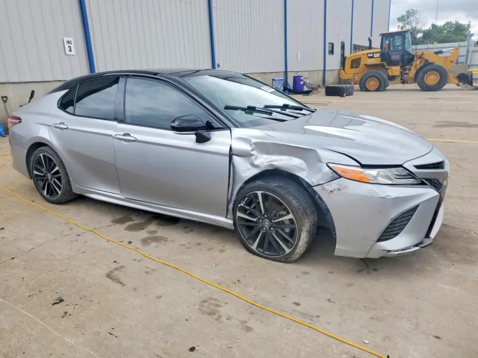 2020 TOYOTA CAMRY XSE  