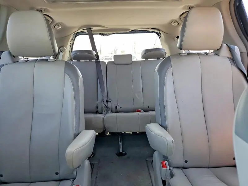 2014 TOYOTA SIENNA LIMITED 7-PASSENGER  