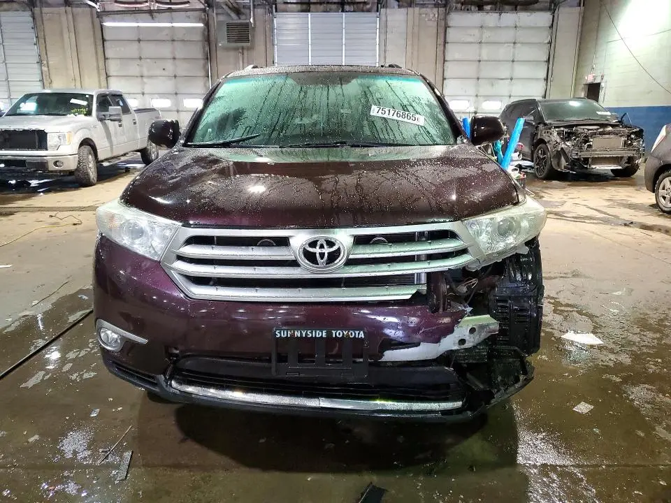 2013 TOYOTA HIGHLANDER LIMITED  