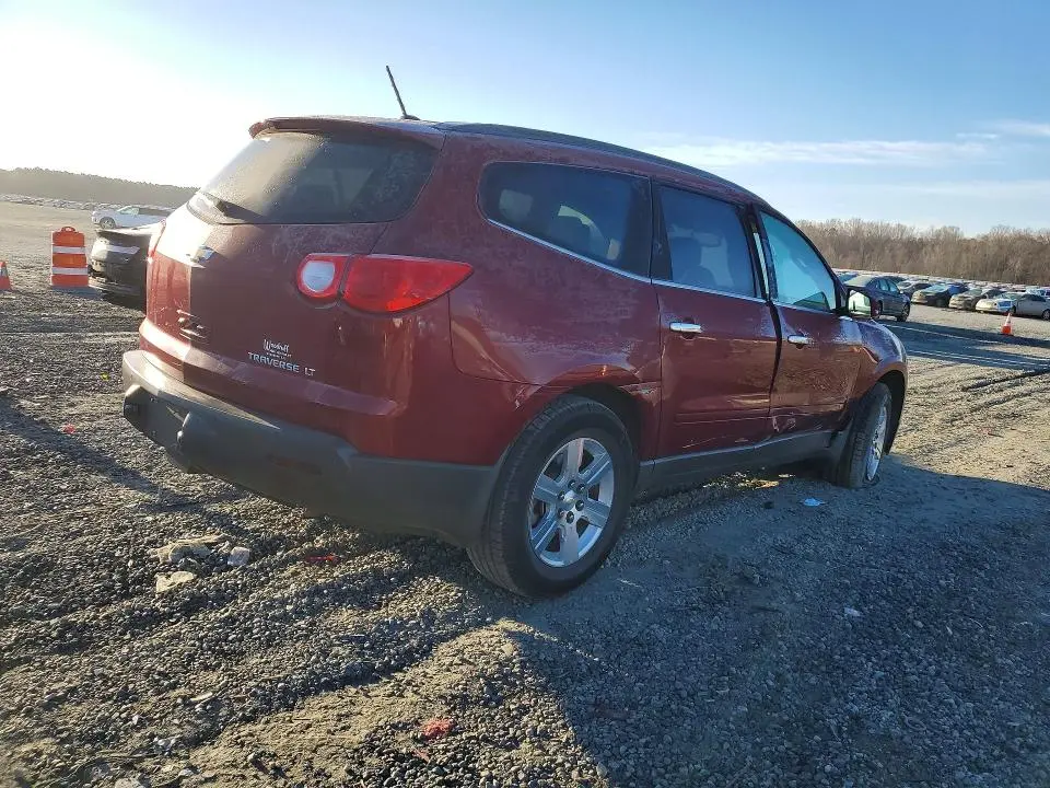 2010 CHEVROLET TRAVERSE LT  