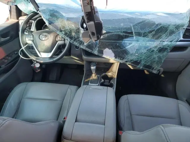 2016 TOYOTA HIGHLANDER XLE  