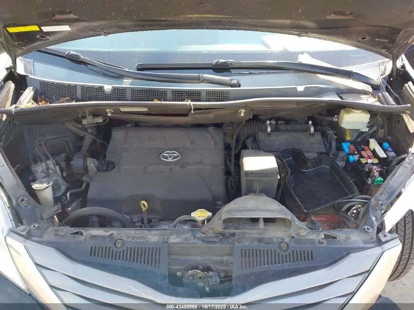 2014 TOYOTA SIENNA XLE 7 PASSENGER