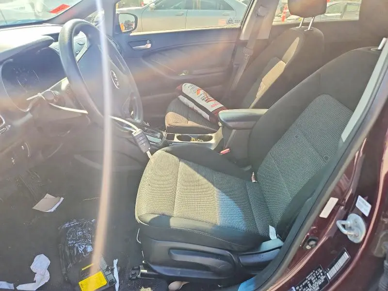 2017 KIA FORTE LX  