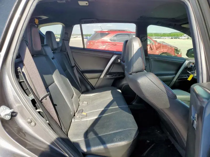 2016 TOYOTA RAV4 SE