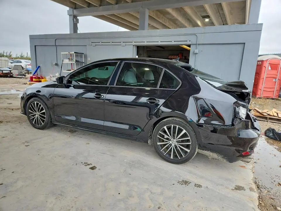 2016 VOLKSWAGEN JETTA SPORT  