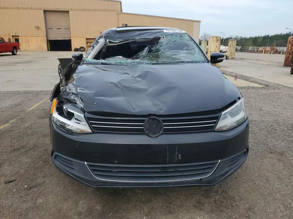 2013 VOLKSWAGEN JETTA SE  